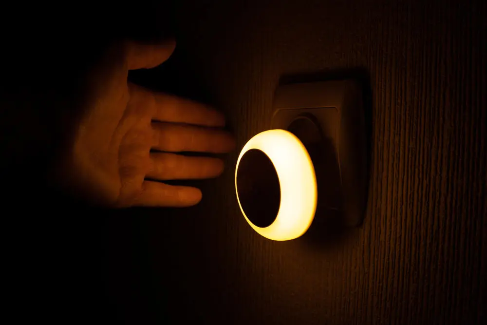 An accessible push on light