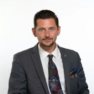 Portrait of Cllr Chris Smith