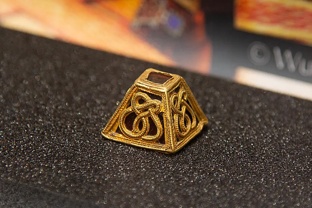 Gold and Garnet Sword Pyramid Mount