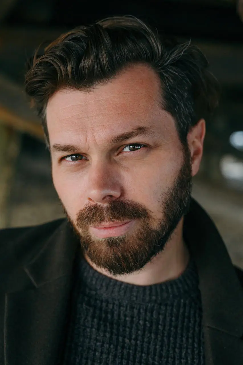 Actor playing Conrad