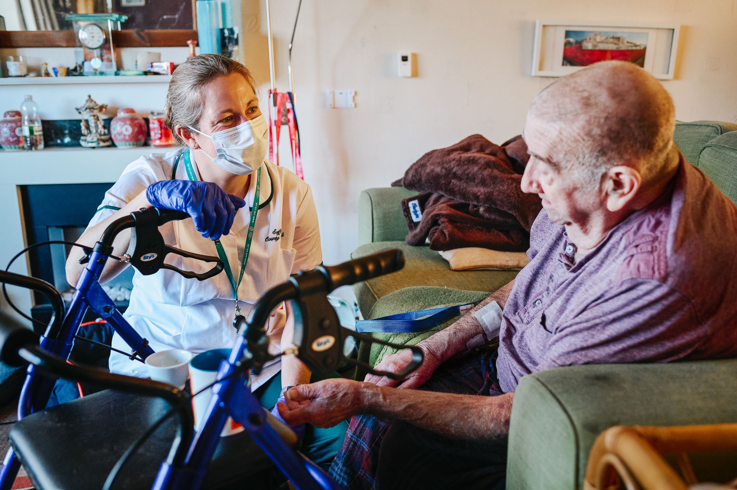 Man chatting with careworker