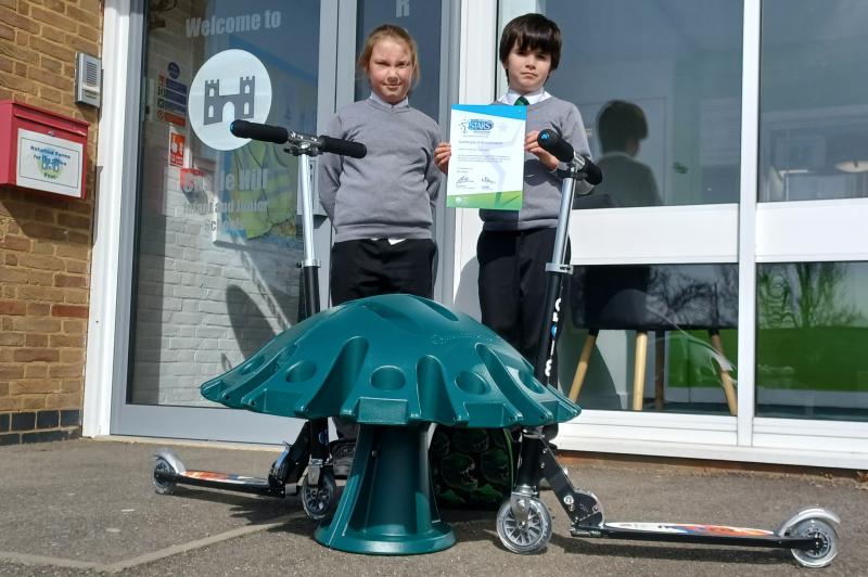Castle Hill junior students Ayla and Tyler with their school’s award.