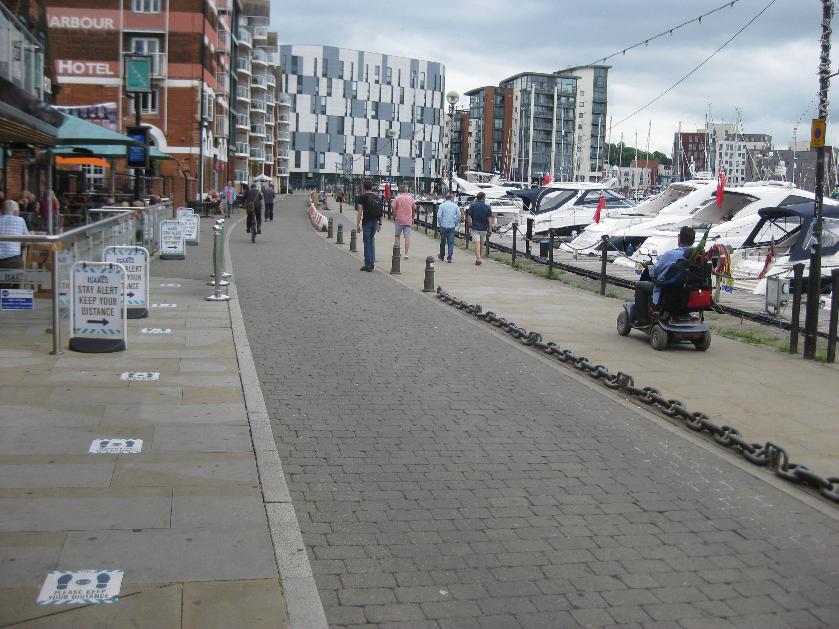 a view of Ipswich Waterfront showing different users such as pedestrians, cyclists and mobility vehicles