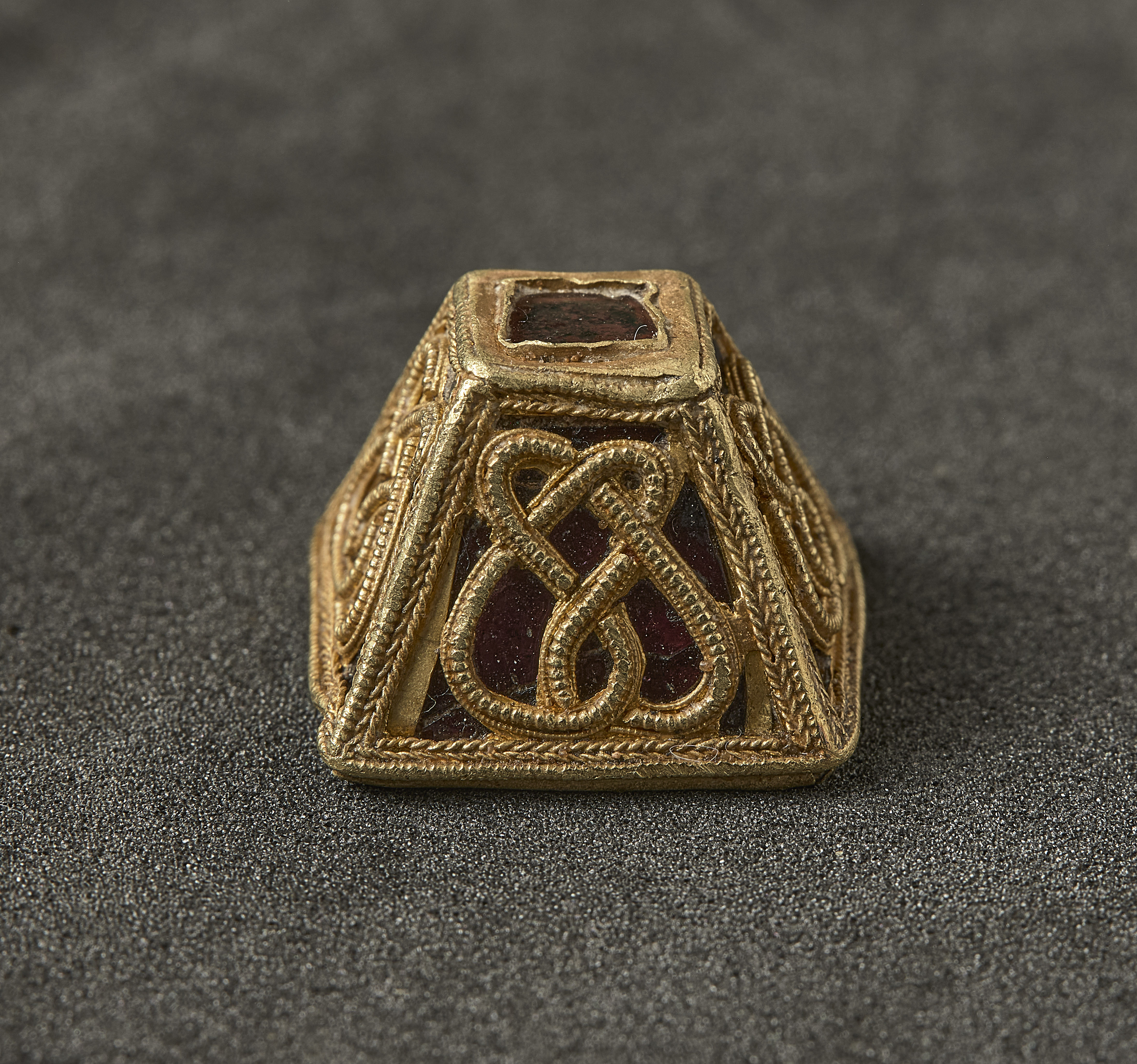 Gold and Garnet Sword Pyramid Mount