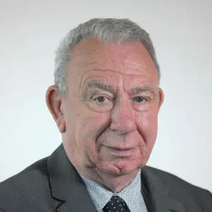 Portrait of Councillor Peter Beer 