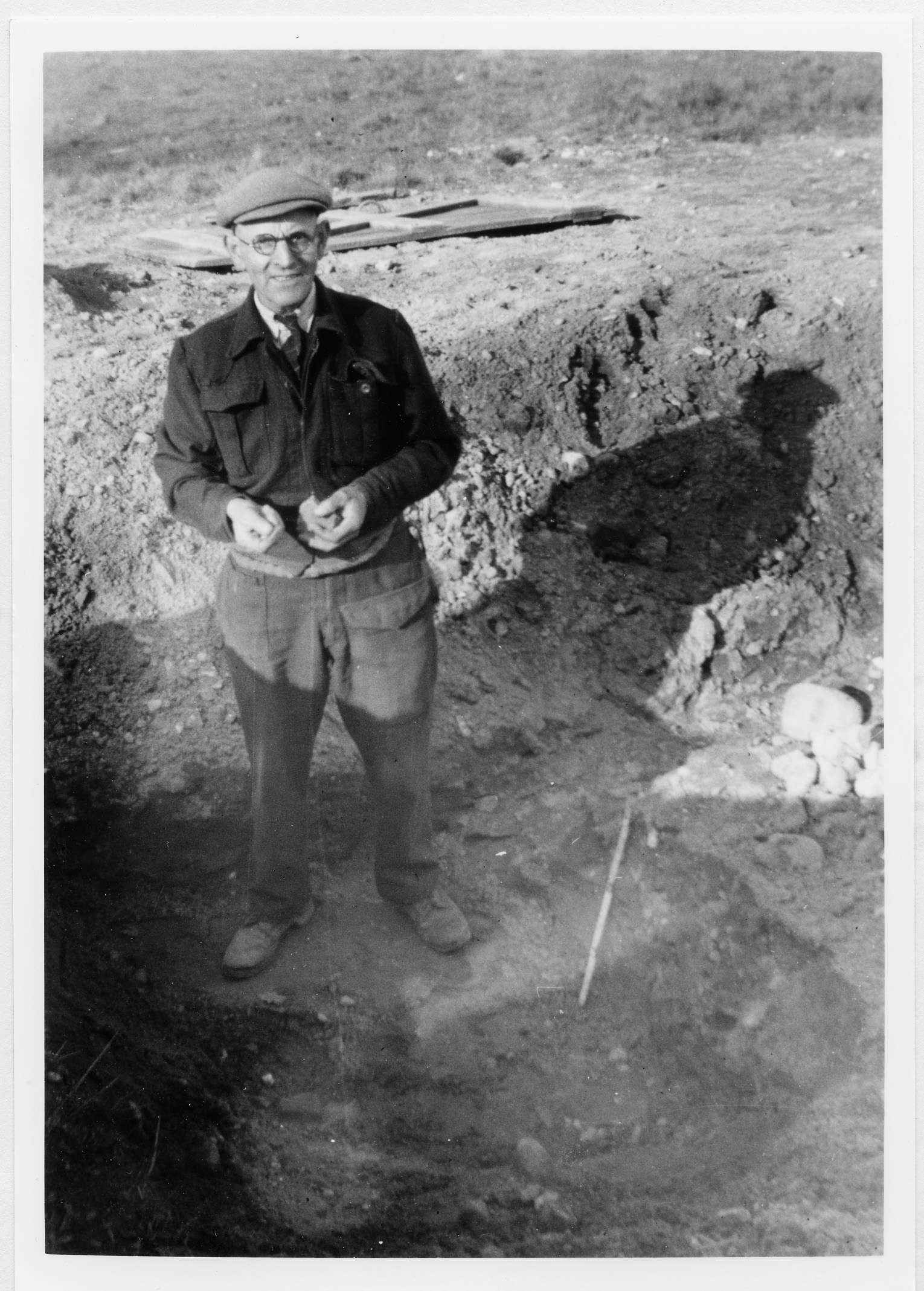Basil Brown excavating the Roman villa at Castle Hill in Ipswich